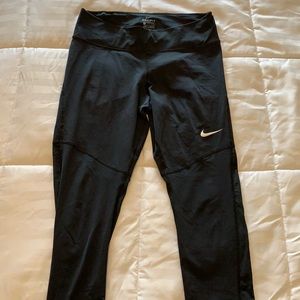 Nike women’s cropped mesh leggings!